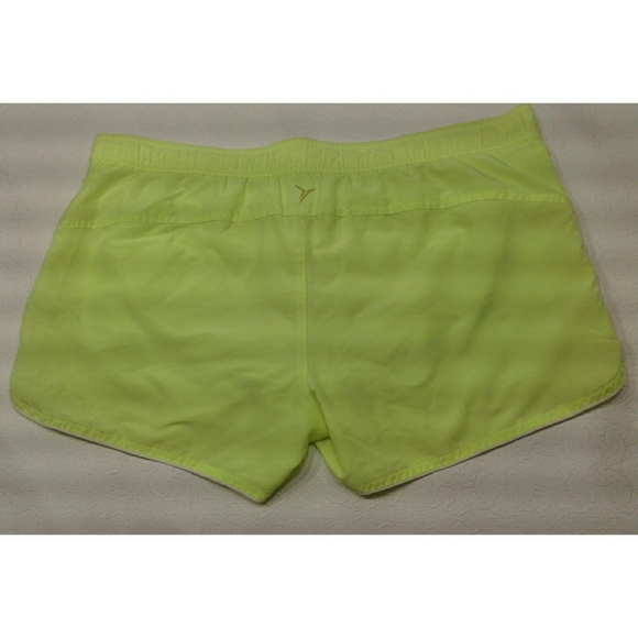 Old Navy Active shorts size M - Picture 2 of 10